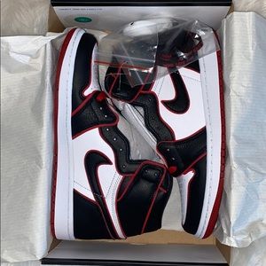 Jordan 1’s bloodline NIKE